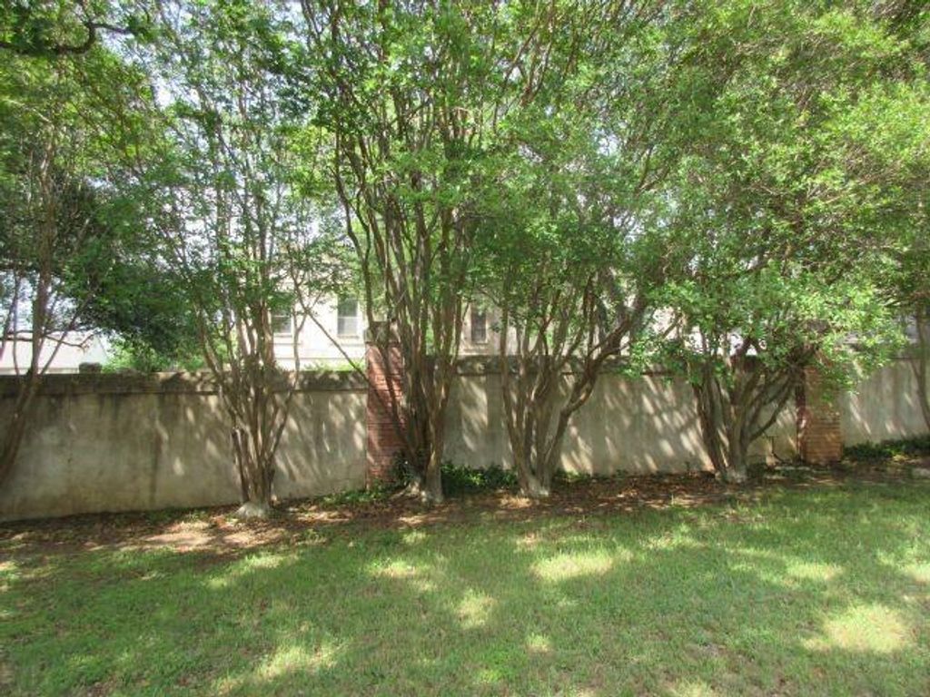 Photo of 1709 Norwood Lane, Arlington, TX 76013 (MLS # 21268743)
