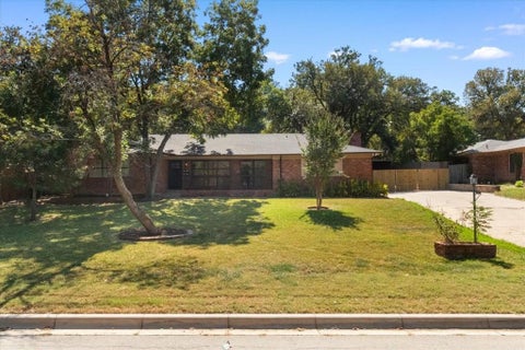 Photo of 6000 Monterrey Drive, Fort Worth, TX 76112 (MLS # 21313195)