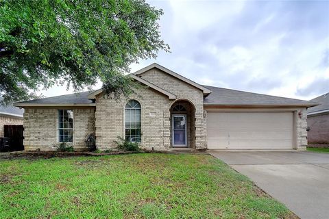 8125 Berkshire Drive Fort Worth TX 76137