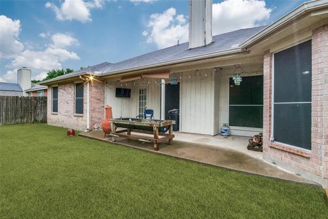 A home in Crowley