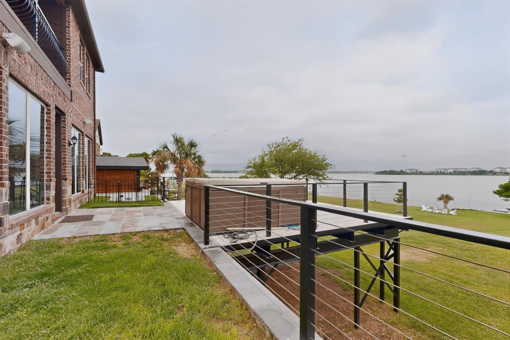 VUE DU LAC REP - Residential