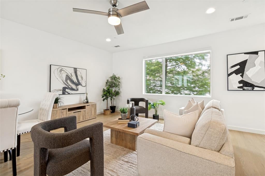 Photo of 1430 Grigsby Avenue #104, Dallas, TX 75204 (MLS # 21373843)