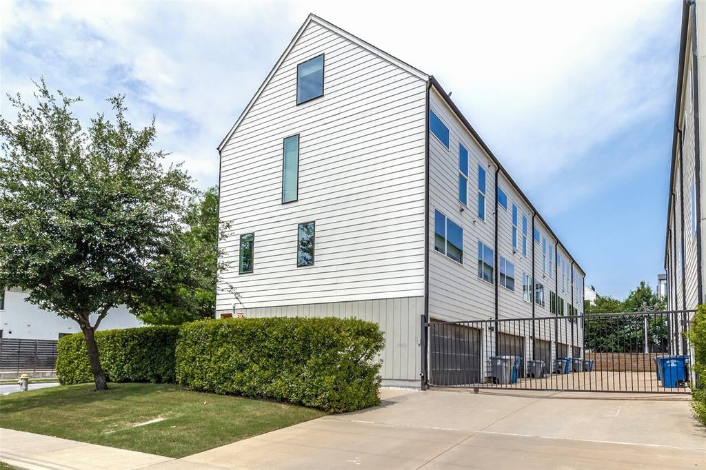 1430 Grigsby Avenue 104