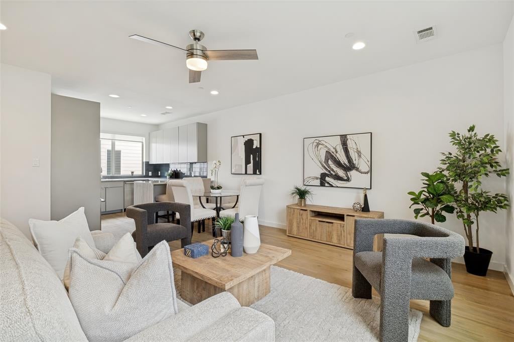 Photo of 1430 Grigsby Avenue #104, Dallas, TX 75204 (MLS # 21373843)