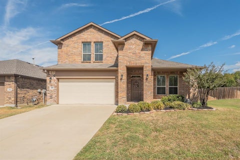 Photo of 300 Oakbluff Drive, Denton, TX 76210 (MLS # 21397837)