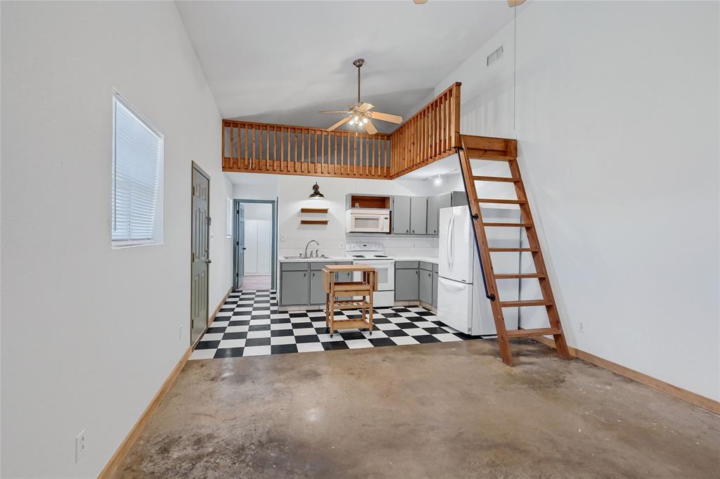 RIDGECREST - Residential Lease