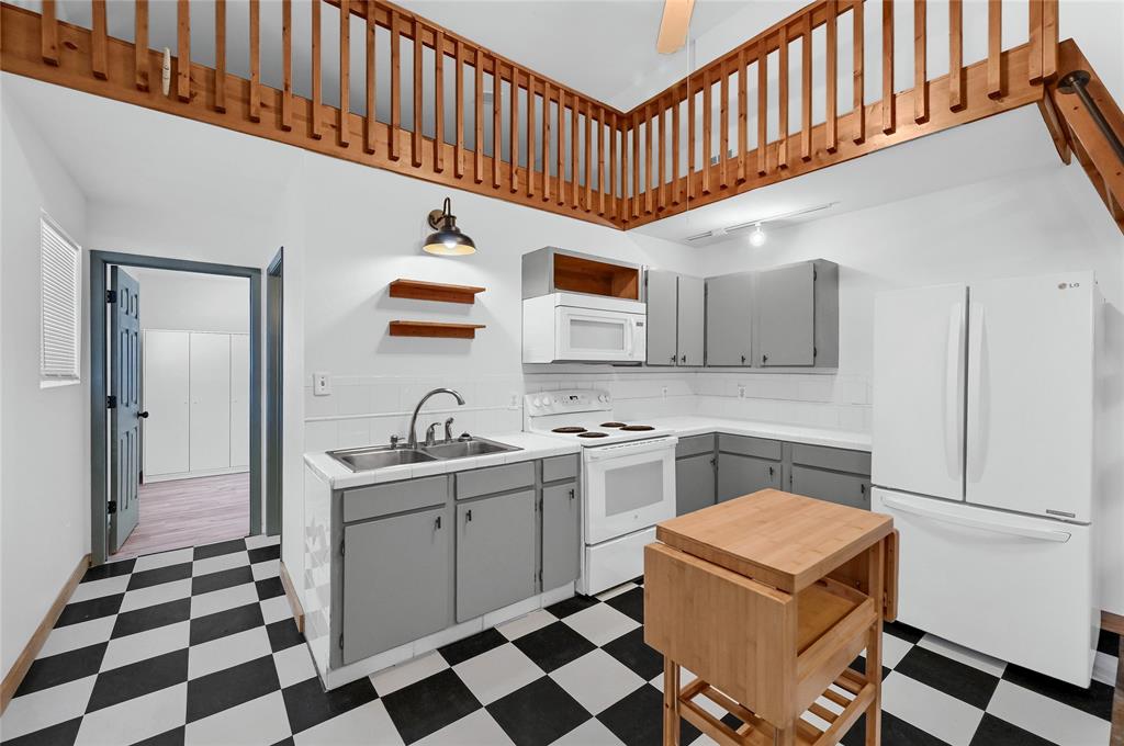 RIDGECREST - Residential Lease