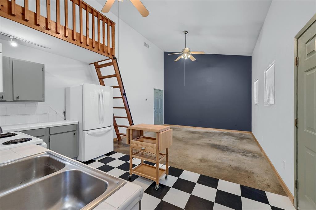 RIDGECREST - Residential Lease