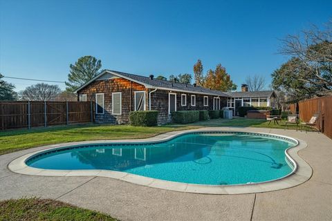 A home in Terrell