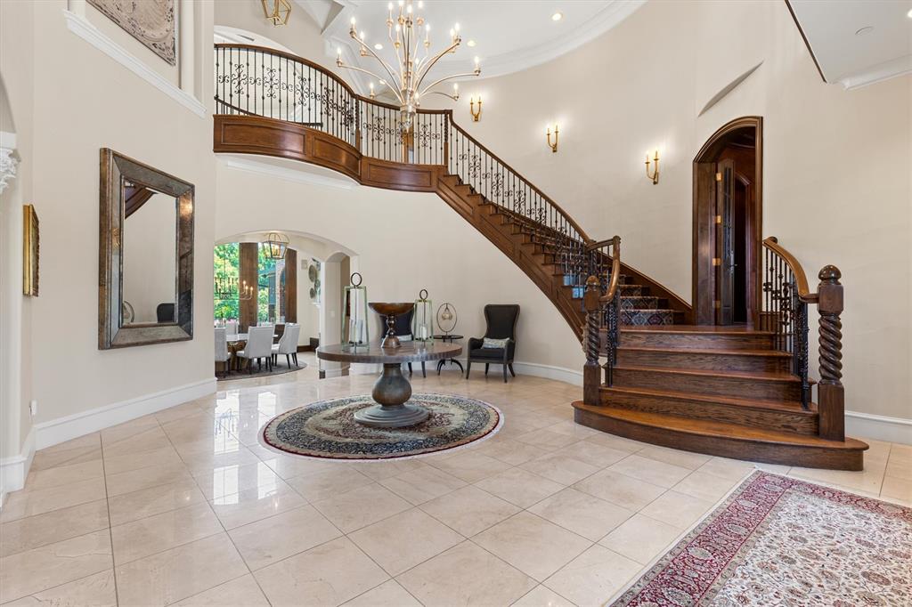 209 Crystal Court