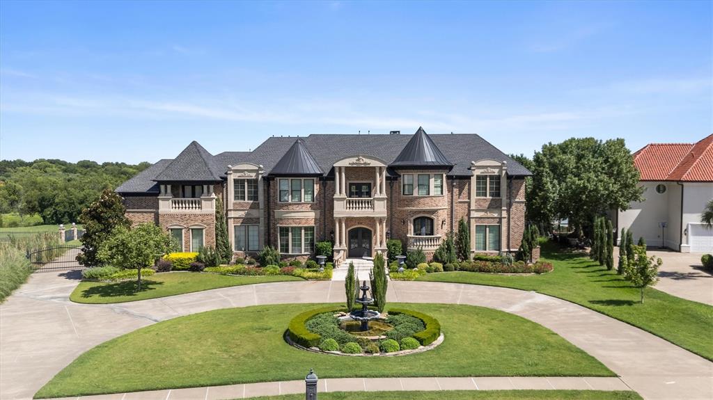 209 Crystal Court