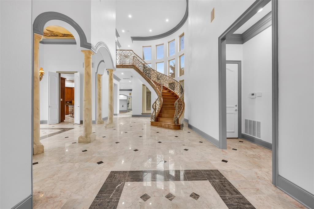 1813 Richlen Way