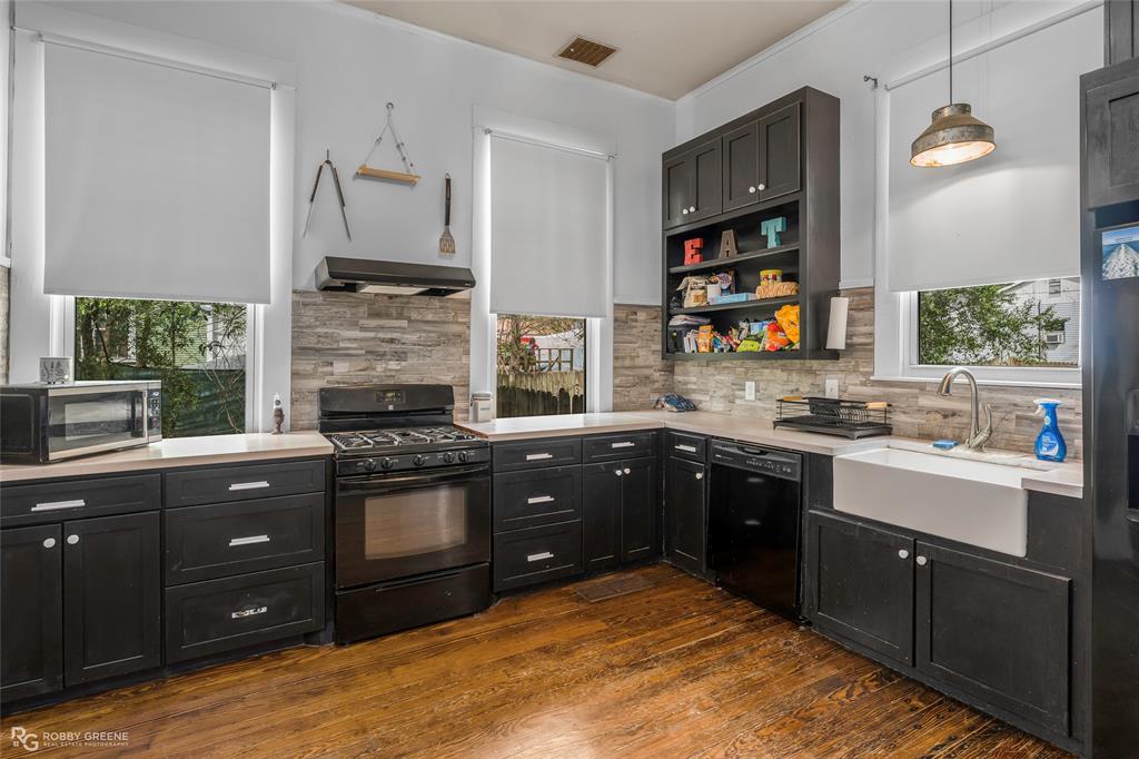 2011 Highland Avenue