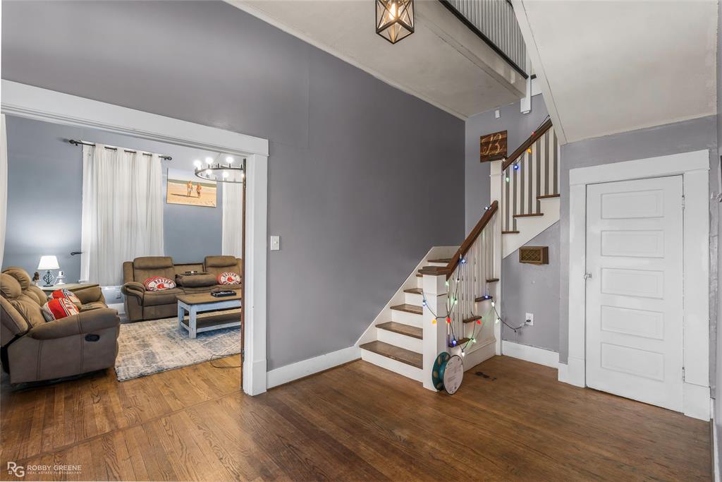 2011 Highland Avenue