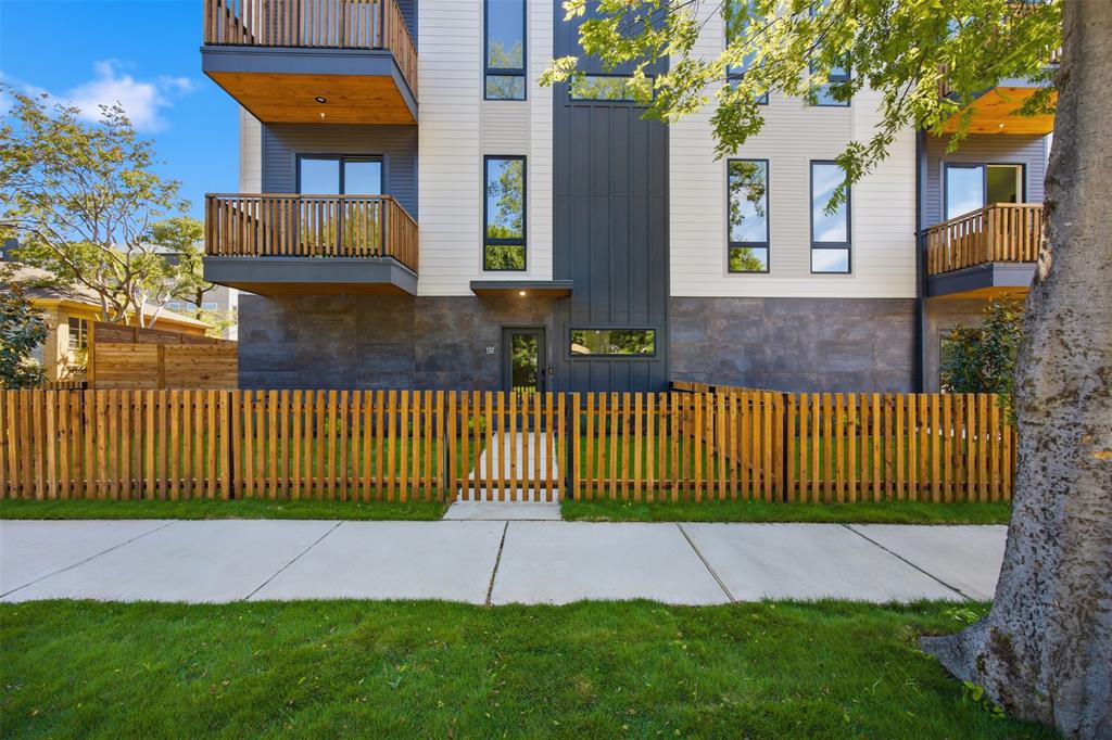 4605 Belmont Avenue 102
