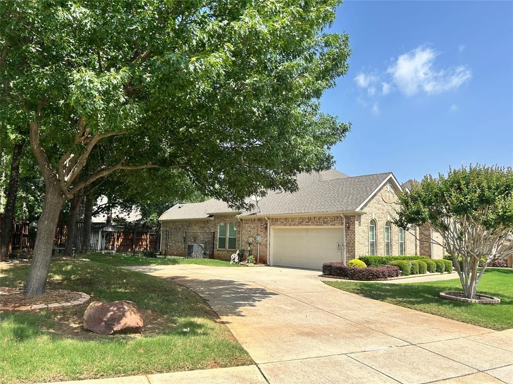 Photo of 1401 Ballycastle Lane, Corinth, TX 76210 (MLS # 21252487)