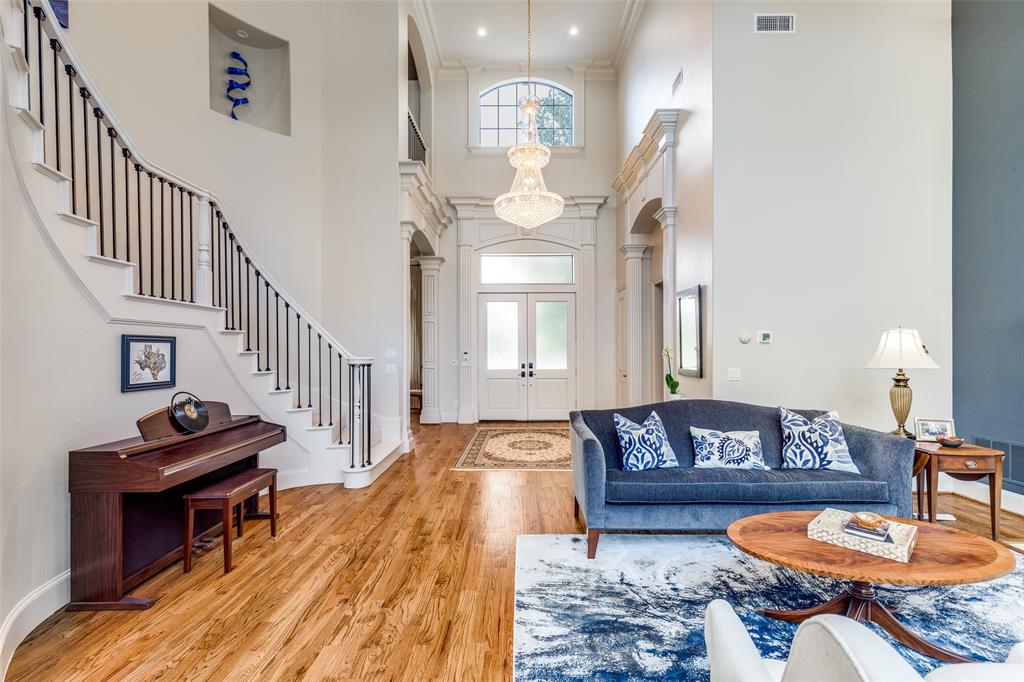 811 Lady Of The Lake Boulevard
