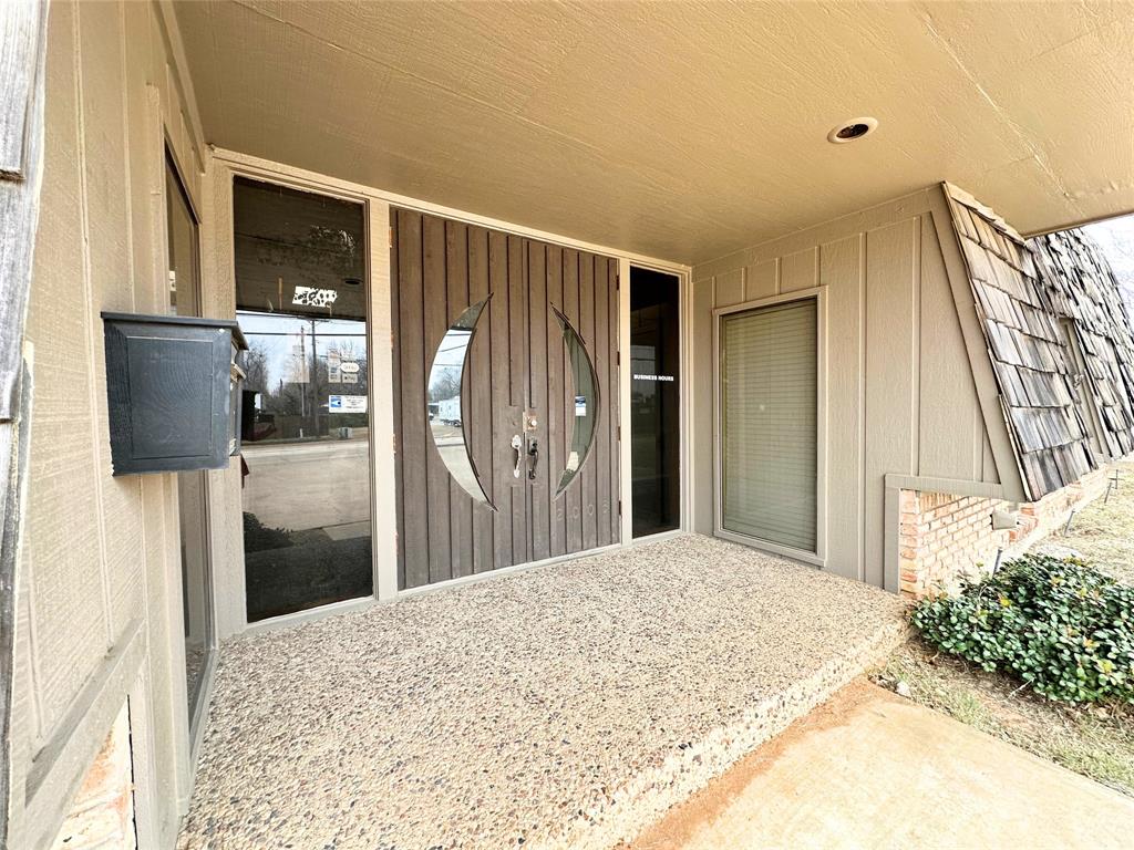 2003 W Arkansas Lane