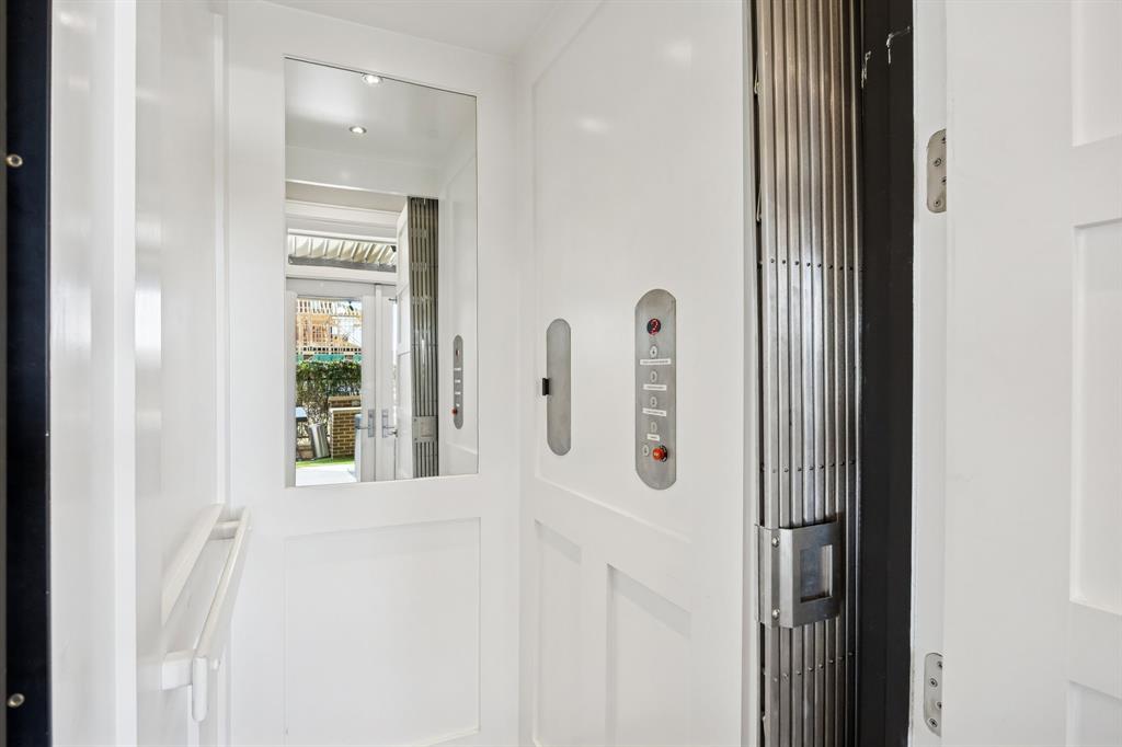 Garden District & Ph C Brownst - Residential