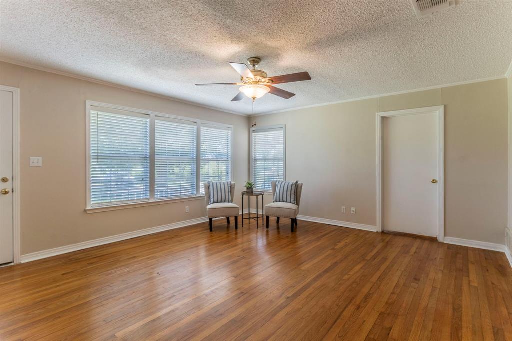 2710 Mineral Wells Highway