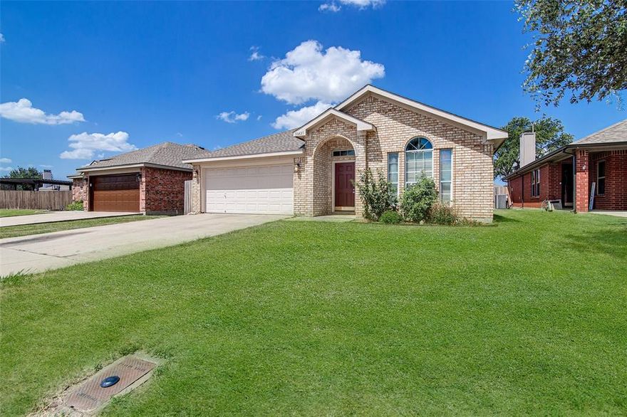 Great move in ready 4 bedroom 2 bath home in Fossil Hill Neighborhood.  Recent updates include paint, vinyl plank flooring and carpet.  Home is clean and move in ready!  Functional floorplan features formal living and dining space, open kitchen and family area and the primary bedroom split from the other 3.  Granite countertops in the kitchen, with an island, pantry and oversized laundry room with additional storage.
Home is just minutes away from shopping, dining and entertainment.