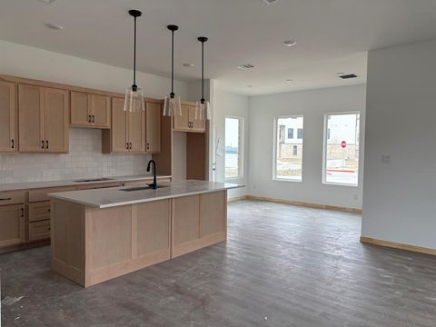 725 Kerrville Plano TX 75075