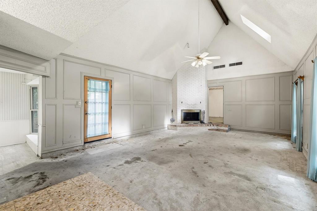 711 Tanglewood Lane