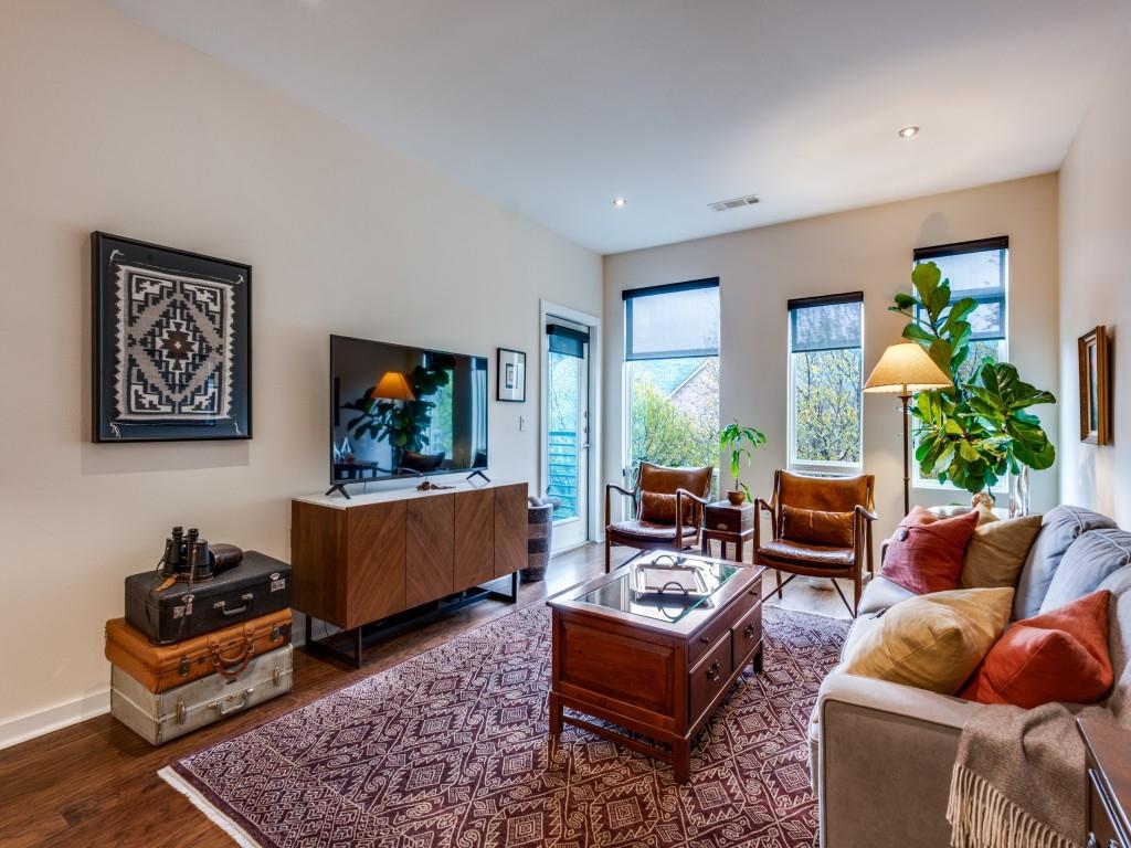 4107 Bowser Avenue 207