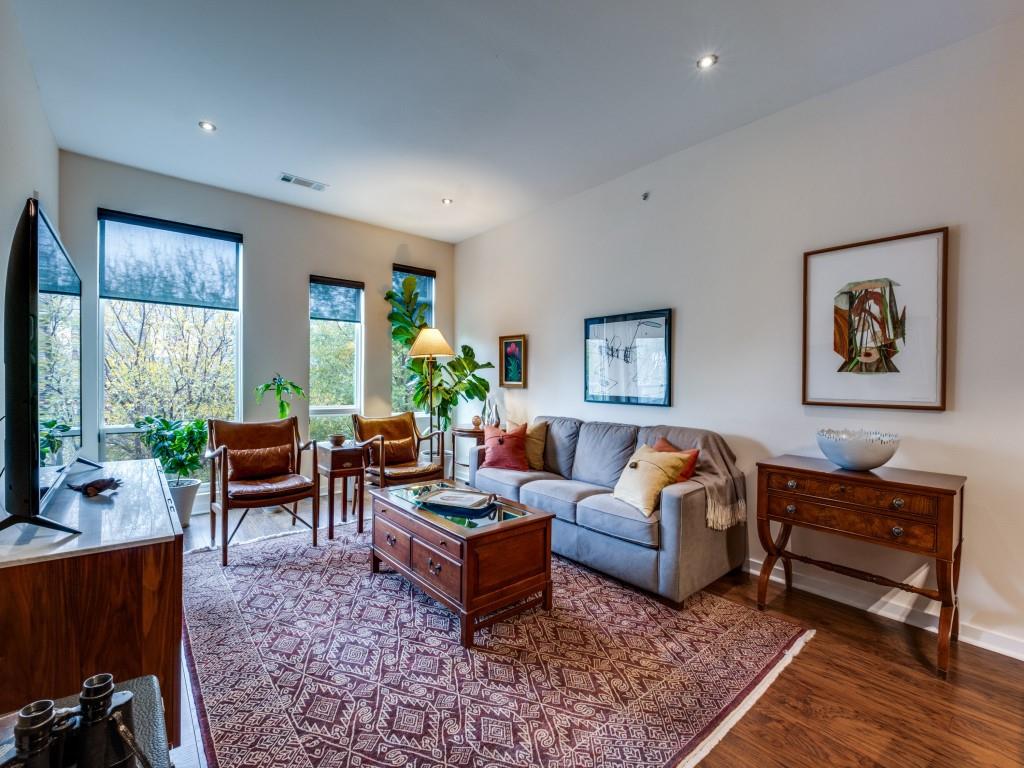 4107 Bowser Avenue 207