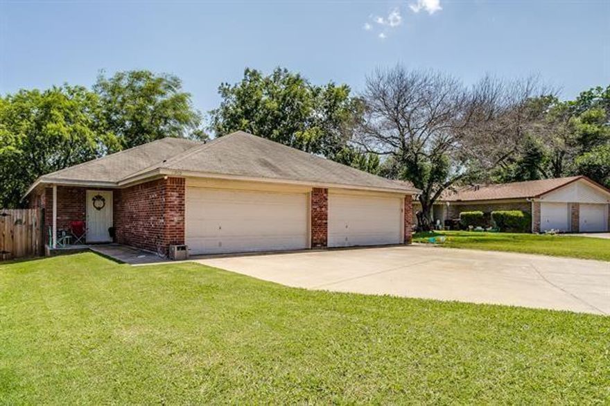 Super cute brick duplex on a cul de sac lot! Each side has 1064 square feet, 2 bedrooms, 2 baths and 2 car garage! 11909 Clovite recent upgrades include carpet in 2021 and AC in 2016.