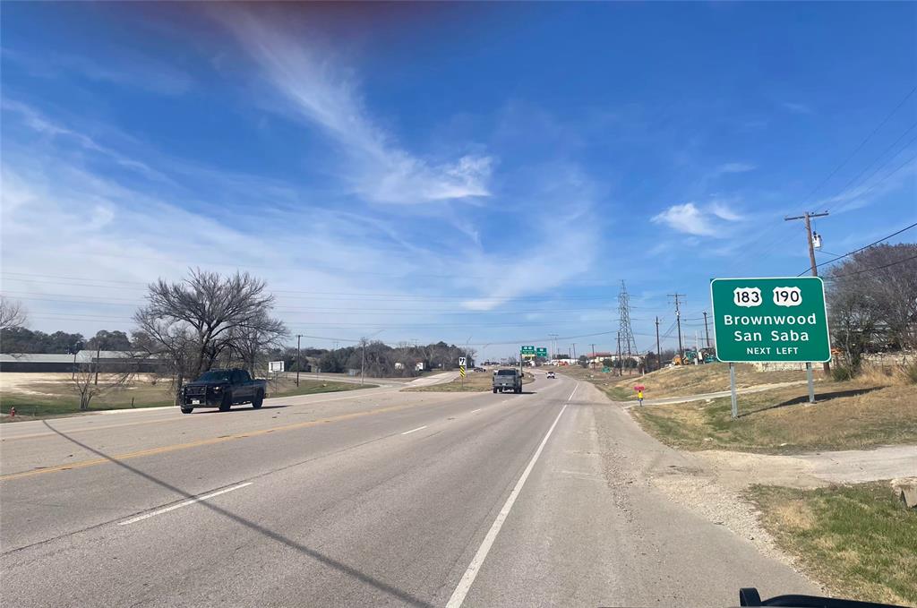 1312 N US Highway 281