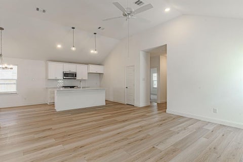 Photo of 6713 Lake Overlook Drive, Fort Worth, TX 76135 (MLS # 21385105)
