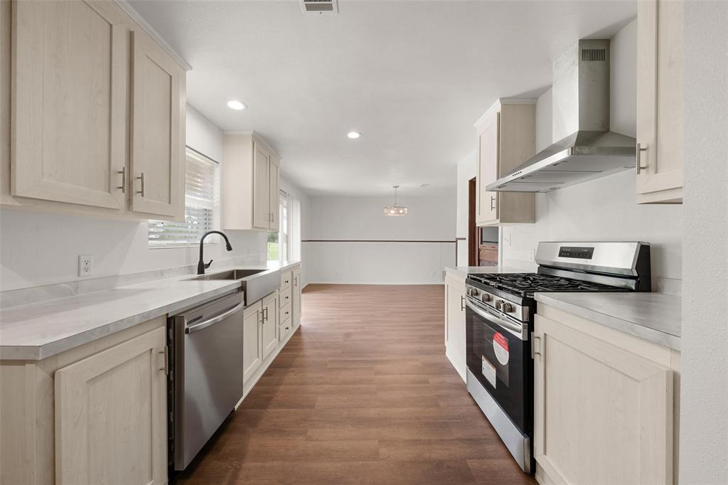 527 Dison Drive