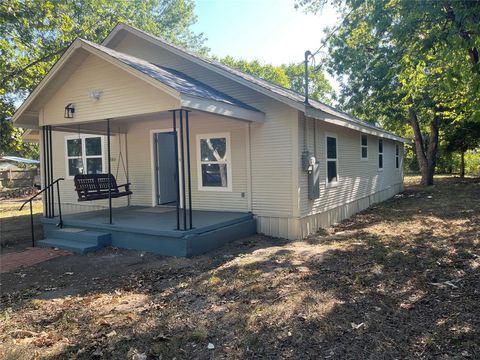 A home in Kerens