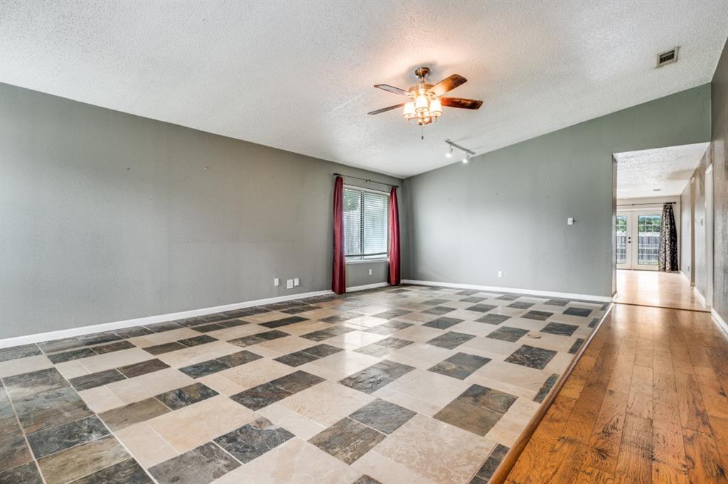 3001 Glenwood Court