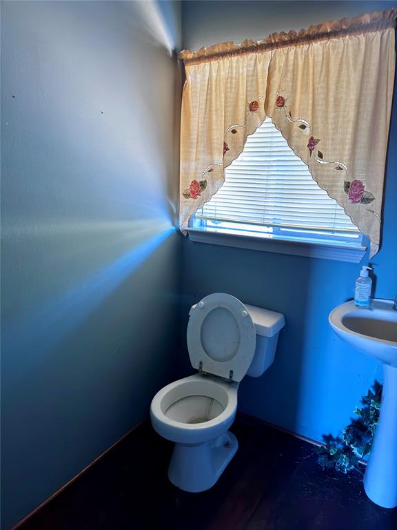 Woolen Mills Add - Commercial Lease