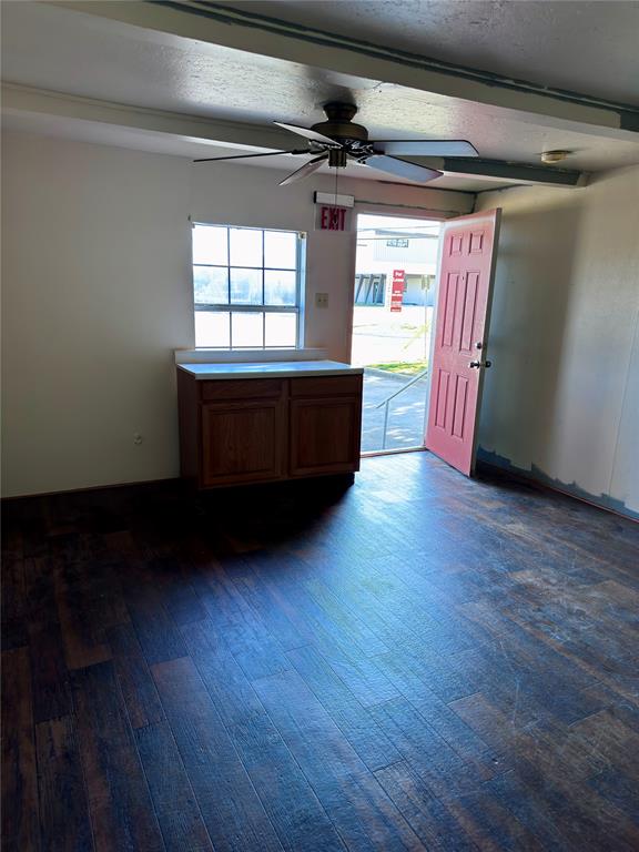 Woolen Mills Add - Commercial Lease