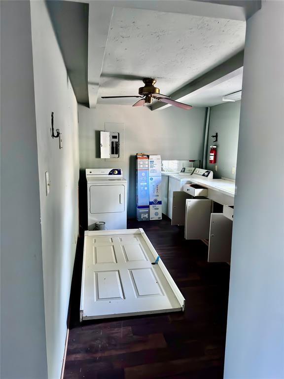 Woolen Mills Add - Commercial Lease