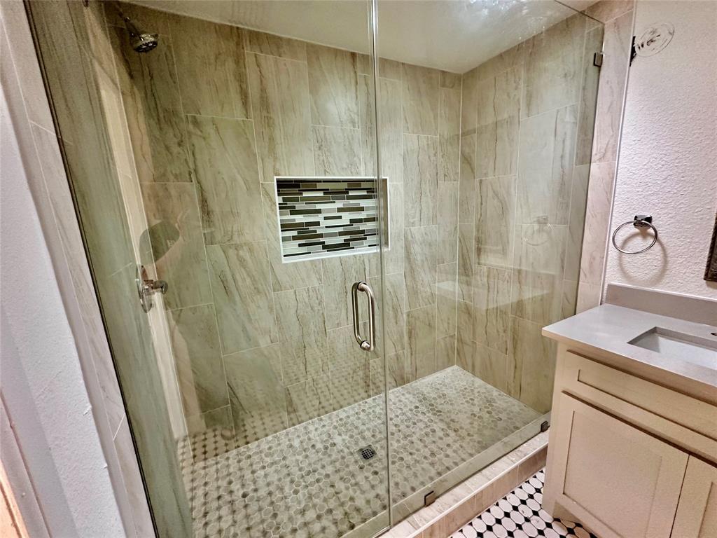 116 E 4th Street