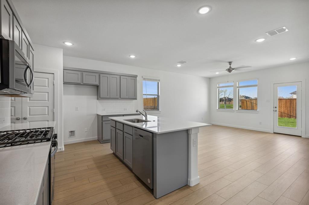 1003 London Town Lane