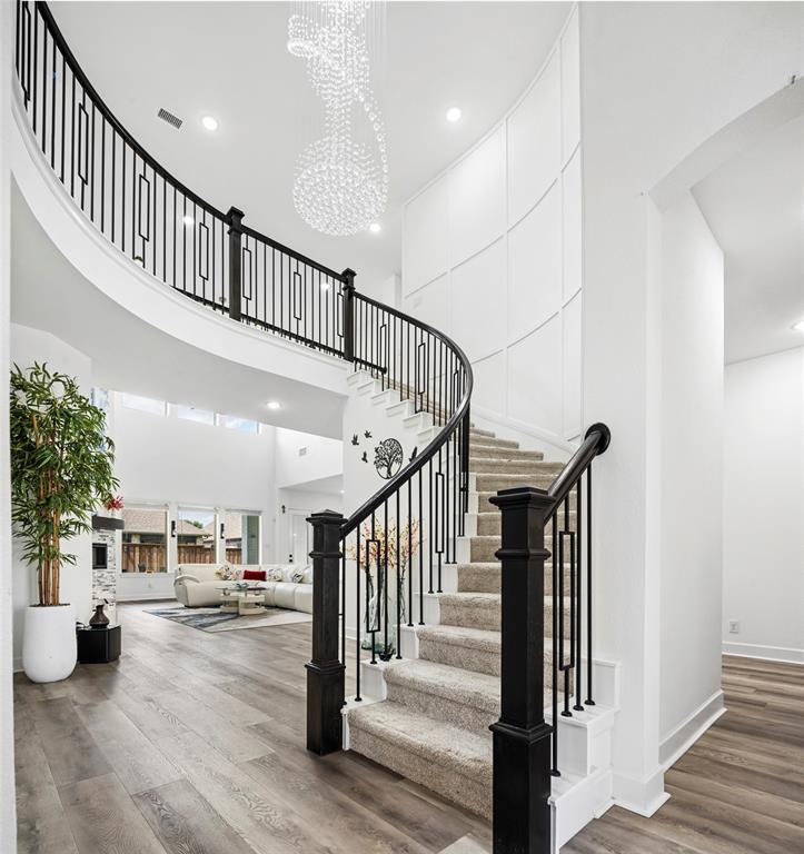 2806 Garrett Drive