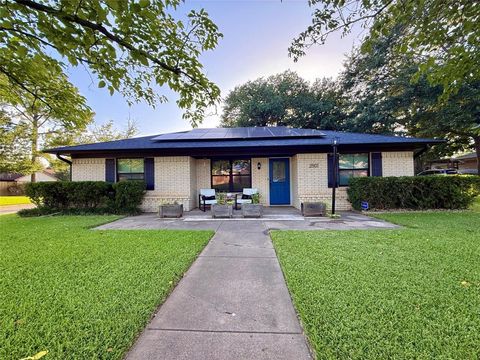 2501 Shady Grove Drive Bedford TX 76021