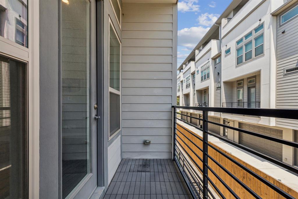 ROSELAND CONDOMINIUM - Residential Lease