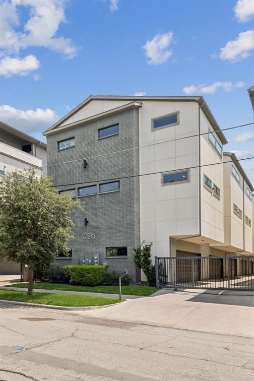 ROSELAND CONDOMINIUM - Residential Lease