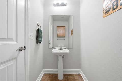 Tiny photo for 2410 S 2nd Street #630, Waco, TX 76706 (MLS # 21196256)