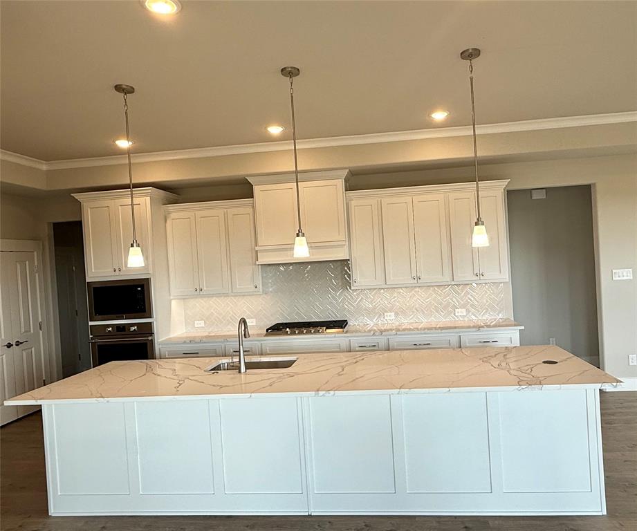 2512 Nueva Way