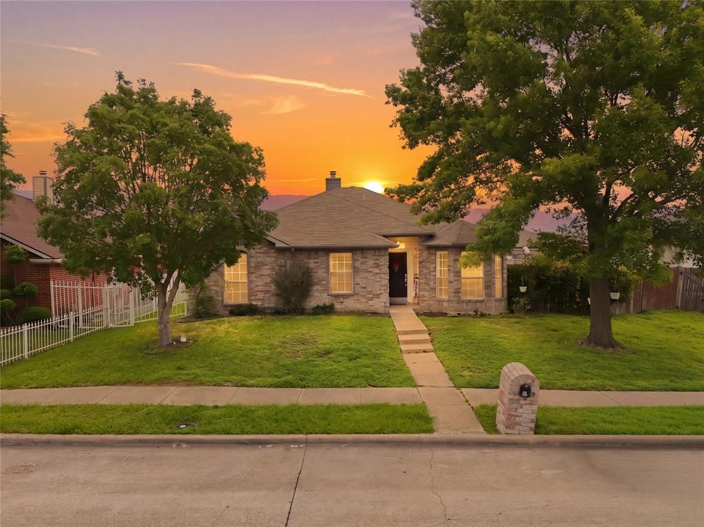 Photo of 1509 Allen Drive, Mesquite, TX 75149 (MLS # 21242003)