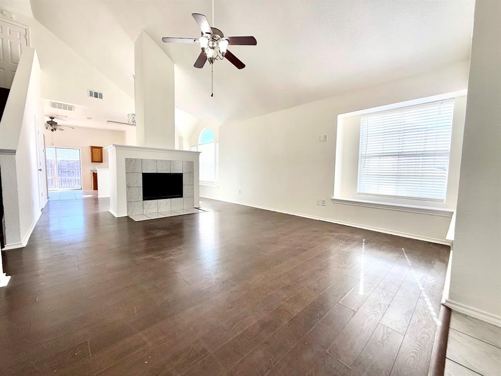 2210 Oleander Way