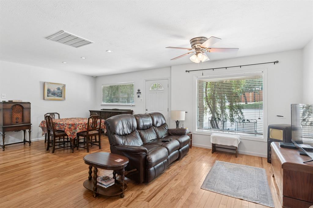 1917 Dogwood Drive