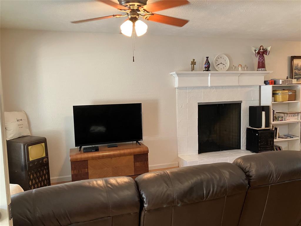 1917 Dogwood Drive